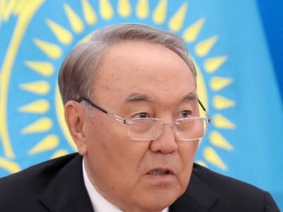 Қазақстан тұңғыш президент күні атап өтіп жатыр (видео).
