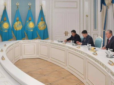 Тоқаев Қытай компаниясы басшысына қазақстандық жұмысшылардың айлығын көтеруді міндеттеді.