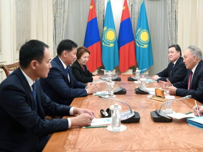 Назарбаев Моңғолия прьемер-министрімен кездесті.