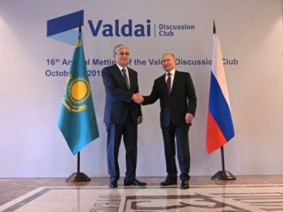Тоқаев Путинді сөзбен қалай түйреді?.