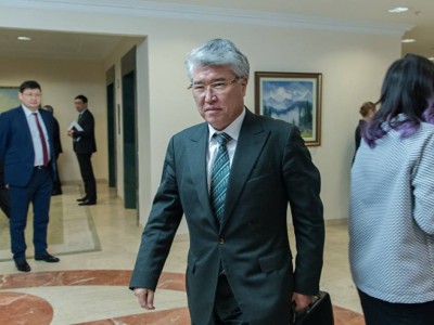Арыстанбек Мұхамедиұлы қызметінен кетеді.