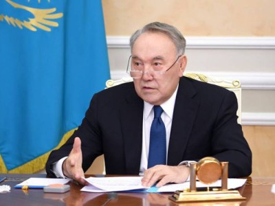 Елбасы туралы заңның конституциялық күшi жойылды.