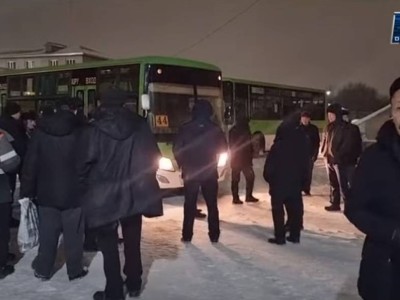 Семейде қоғамдық көлік жүргізушілері наразылыққа шықты.