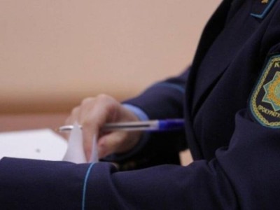 Прокурорға пара ұсынған казино қызметкері ұсталды.