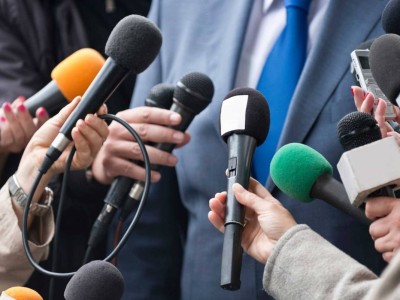 Журналистерге жауап бермейтін мемлекеттік қызметшілер жауапқа тартылады — министр.