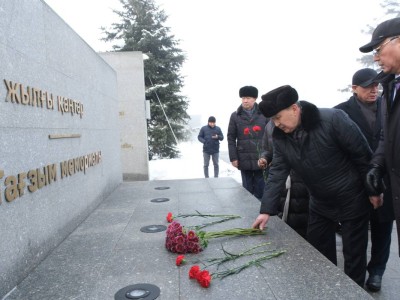 Алматыда қаңтар оқиғасының құрбандарын еске алды.
