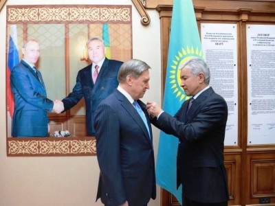 Қазақстан Путиннің көмекшісін «Достық» орденімен марапаттады.