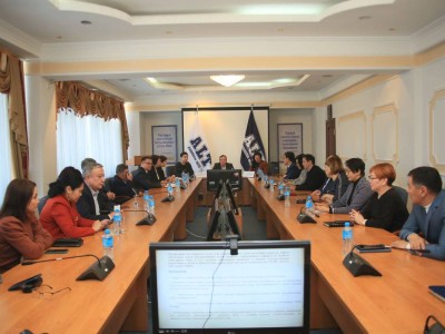 Алматыда мүмкіндігі шектеулі студенттер үшін жоғары білімнің қолжетімді болу мәселелері талқыланды.