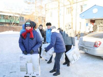 «Жастар Рухы» жастар қанатының волонтерлері зардап шеккен екібастұздықтарға көмектесуде.