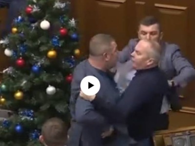 Депутаттардың төбелесі (видео).
