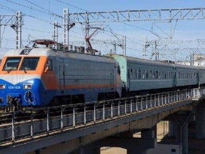 Халық шулаған соң ҚТЖ билетті қымбаттату ойынан бас тартты.