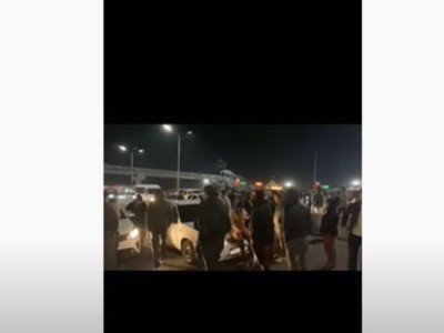 Алматы тұрғындары жолды жапты.