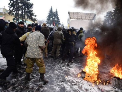 Киевте наразылар мен полиция қақтығысты.