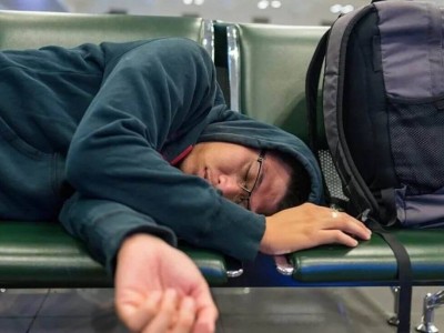 Алматыда студенттер метро мен саябақта түнеп жүр ме?.
