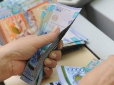 Елімізде жұмысшыға жалақы бере алмай отырған мекемелер көбейді.