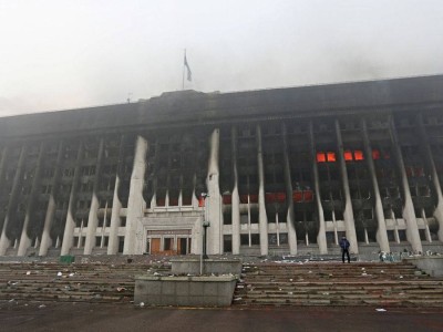 Қанды қаңтар оқиғасы: 225 адам қаза болған.