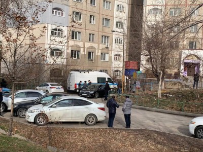 9 қабаттан секірген әйелдің күйеуі: Менің де өмір сүргім келмейді….