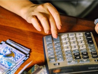 Депутаттар үкіметке несиені кейінге шегеру туралы ұсыныс жасады.