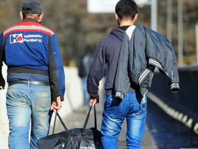 Қазақстандағы жалақы мөлшеріне көңілі толмаған жастар шетелге көшіп кетті.