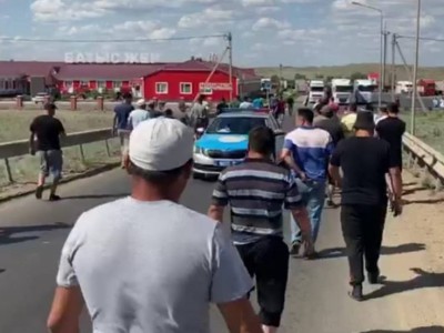Жүргізушілер Қазақстанның шұрық-тесік жолын ақылы қылуға қарсы.