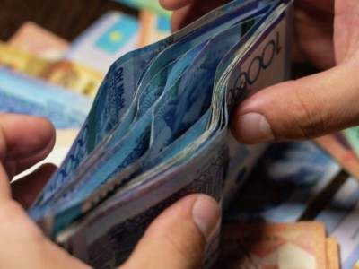 Қазақстанда жәрдемақылардың мөлшері ең төменгі табыспен белгіленді.