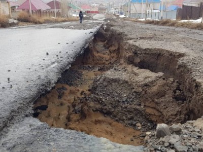 Тоқаев әкімдерге сапасыз жолды дұрыстауды бұйырды.