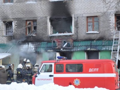 Петропавлда өртенген жатақханада жеті газ баллоны болған.