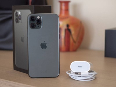 Алматыда жаңа iphone алуға адамдар ұзын-сонар кезекке тұрды (видео).