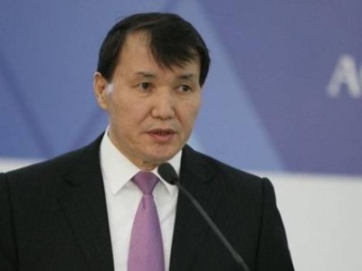 Шпекбаев заңсыз байыған шенеуніктерді жазалауды ұсынды.