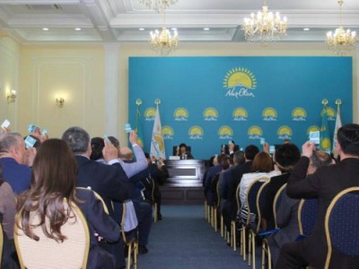 Nur Otan әлеуметтік жобаларды талқылады.