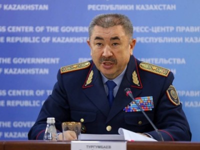 Ішкі істер министрі журналисттермен дос болғысы келеді (видео).