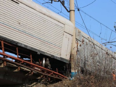 Қарағанды маңында 14 жүк вагоны рельстен шығып кетті.