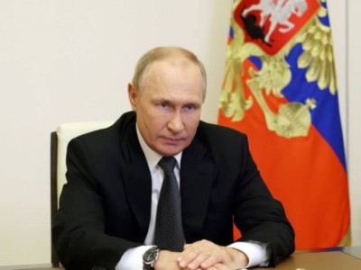Путин Ресей әскерінің беделін түсірушілерді азаматтықтан айырмақ.