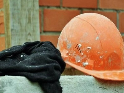 Елордада 14-қабаттан екі жұмысшы құлап, біреуі көз жұмды.