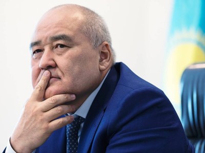 Шапан оқиғасы: Шөкеев үшін орынбасары ақталып әлек.