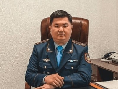 Қызметкерлерін ұрып-соққан полицей қызметінен кетті.