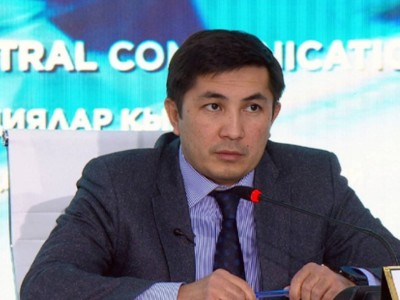 Жемқорлықпен істі болған Берік Шәріпті сот ақтап жіберді.