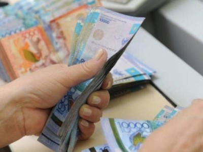 Қызылордада 2,2 миллион теңге пара алған басшы ұсталды.