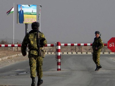 Қырғыз бен тәжік елдерінің шекарасында әскерилер атысты.