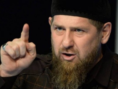 «Ауруды сезінсін»: Қадыров вакцинадан бас тартқандарды ең соңынан емдеуді ұсынды.