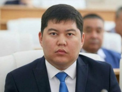 Әкім болуға «моральдық құқығы жоқ» шенеуніктің қызметі өсті.