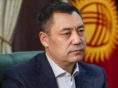 Жапаров: Қырғызстанда 30 жылда 300 адам мен олардың отбасы байып, қалғаны әдбен кедейленген.