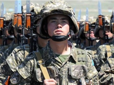 Тоқаев әскери қызметке шақыру туралы жаңа қаулыға қол қойды.