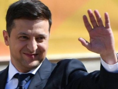 Зеленский Ресей саясатын жақтаған телеарналарды жапты.