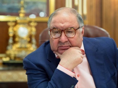 Усманов Өзбекстандағы тұрмысы төмен отбасыларңа 1,5 млн доллар берді.