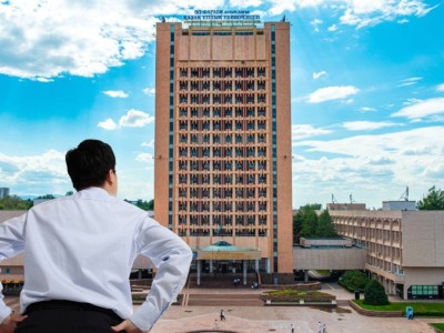 ҚазҰУ жалақыны неге кешіктіріп береді? – оқытушының жанайғайы