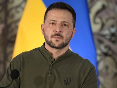 Зеленский Украинаға америкалық қару-жарақ қайта жеткізіле бастағанын мәлімдеді