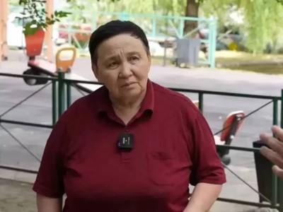 «Бізді ұмытты»: Алматыда чемпион әйел аула сыпырып күнелтіп жүр