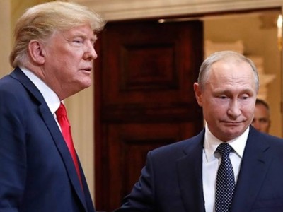 Тарихи сәт: Путин мен Трамп Аляскадағы әуежайда кездесті