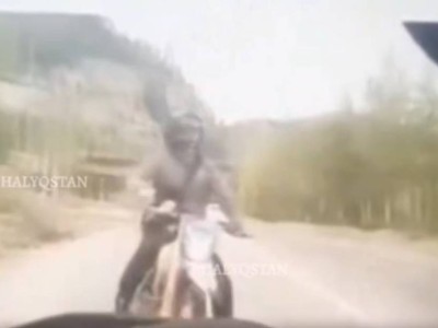 Риддерде учаскелік полицей қызметтік көлікпен мотоциклшіні қағып кетті